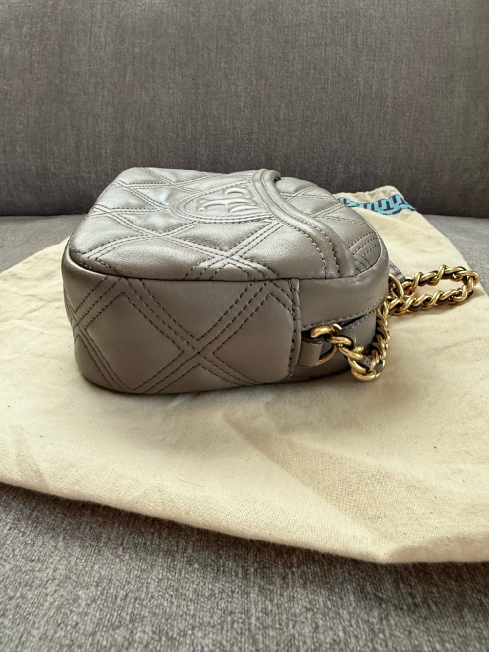 Gray Quilted Leather Crossbody Bag with Chain Strap - Picture 4 of 10